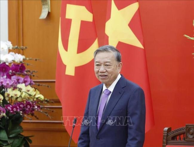 Bài viết của Tổng Bí thư Tô Lâm: QUÂN ĐỘI NHÂN DÂN VỮNG BƯỚC DƯỚI CỜ ĐẢNG QUANG VINH